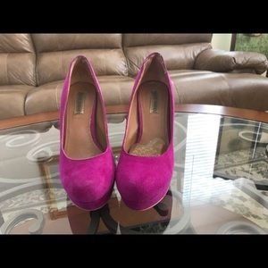 Steve Madden Fuscia Pink Suede Platform Pumps